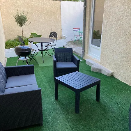 Superbe F2 Proche Centre *
